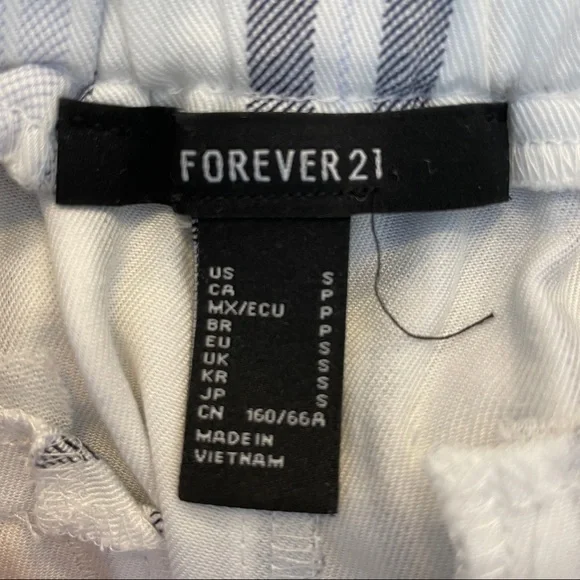 STRIPED HIGHWAISTED SHORTS - Picture 3 of 4